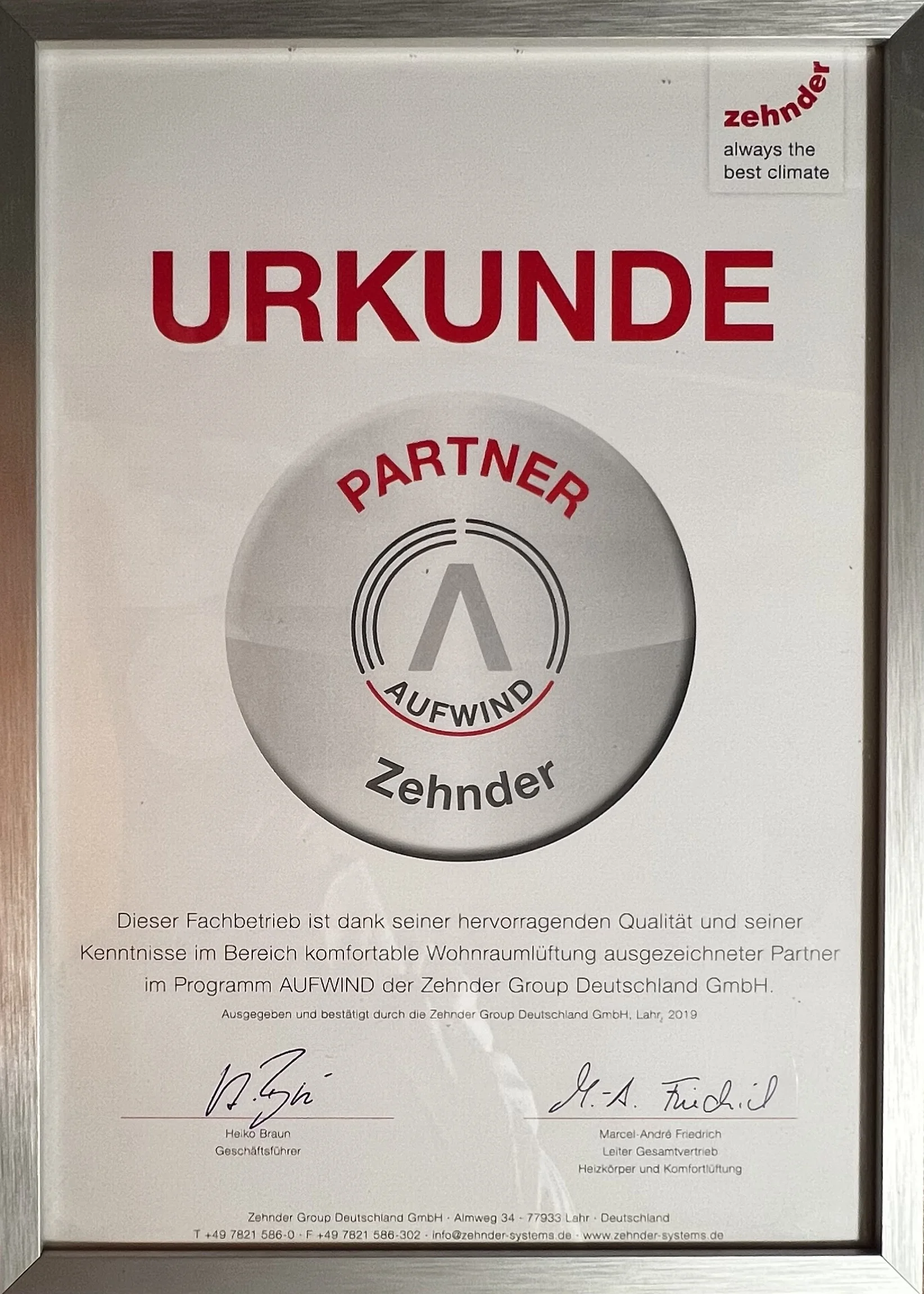 AUFWIND-Partnerurkunde von Zehnder